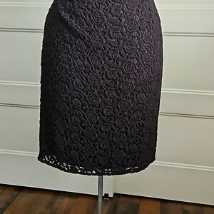 Black lace pencil skirt by Classiques Entier size 8